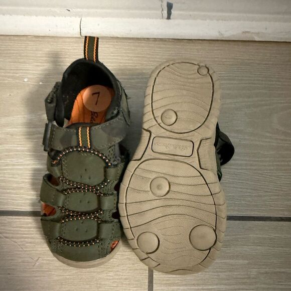 Brand new Eddie Bauer Olive Green Kids Sandals no box size 7 - Picture 2 of 2